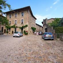 Village de P�rouges