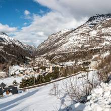 Village de G�dre sous la neige