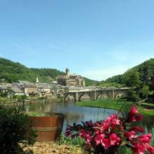 VTT � Estaing, plus beau village de France
