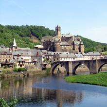Estaing son chateau et son pont