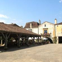Monpazier, place des Corni�res