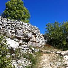Chemin qui monte � l'Ermitage de Sainte Enimie