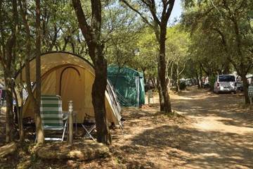 Adresse : Camping Domaine de Gajan Camping Domaine de Gajan