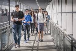 ESIEA: Étudiants campus de Laval ESIEA: Étudiants campus de Laval